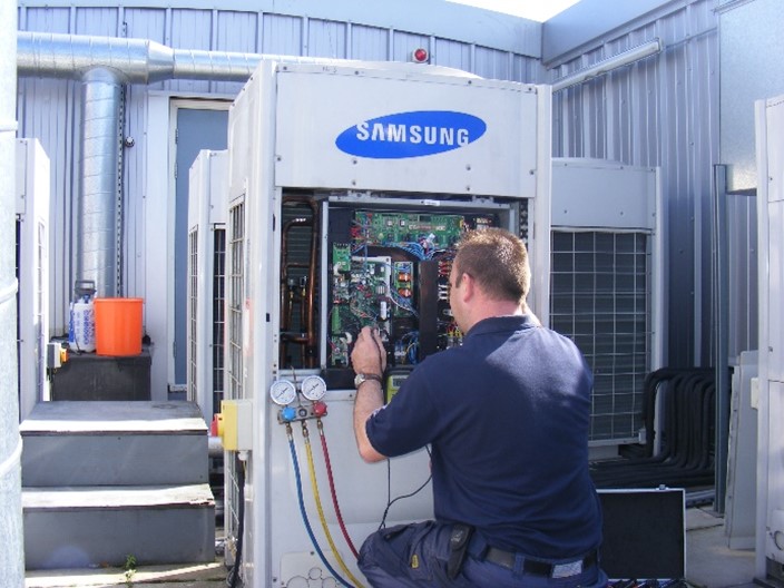 Refcool emergency chiller deployment